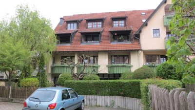 Gemütliche 2,5 Zimmer Wohnung, moderne EBK, Balkon, TG-Stellplatz im Zentrum Bad Urach