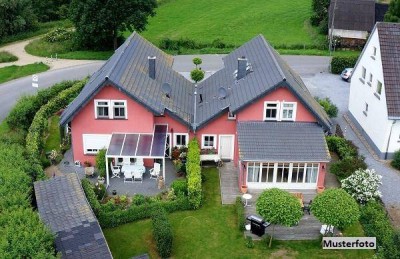 Einfamilien-Doppelhaushälfte mit Doppel-Carport