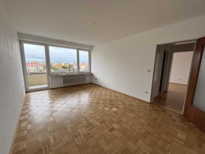 Traumhafter Weitblick - 
Schöne 2-Zimmer Wohnung mit großem Balkon in Germering