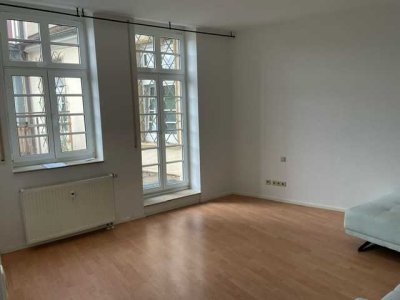 Schöne 1 Zimmer Wohnung im 1. OG mit Küche und Balkon ab sofort zu vermieten