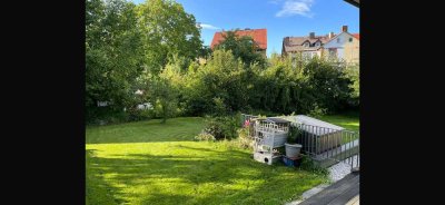 Geschmackvolle 4-Zimmer-Hochparterre-Wohnung mit geh. Innenausstattung mit Balkon und EBK in Kassel