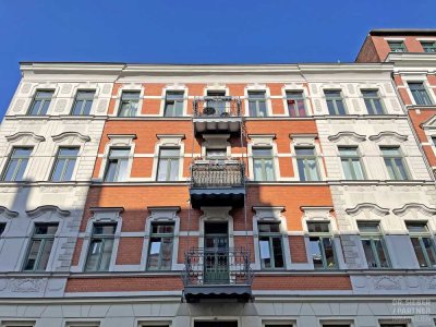 Wunderschöne und hochwertig sanierte 2RW mit Balkon, Tageslichtbad und Einbauküche