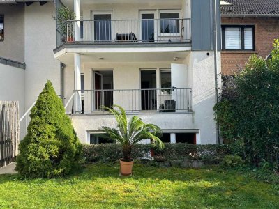 Wunderschöne helle zwei Zimmer WE mit Einbauküche, Terrasse, eigenem Garten & Stellplatz