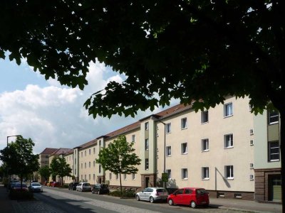 Sanierte 2-Raum-Wohnung mit Balkon und Badewanne im Stadtzentrum Geras