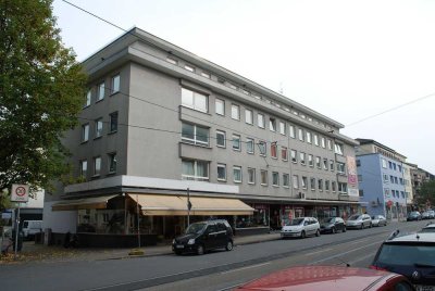 Südviertel / Stadtmitte Nähe Aalto-Stadtgarten mit Balkon.