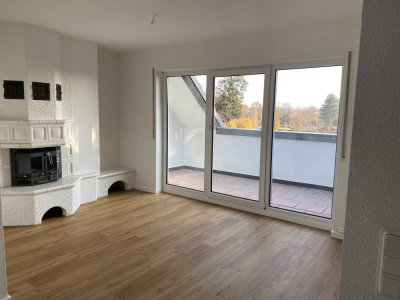 Attraktive 4-Zimmer-Maisonette-Wohnung mit Balkon und EBK in Frankfurt