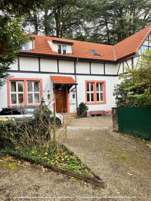 Saniertes Haus mit direktem Blick auf die Gönneranlage