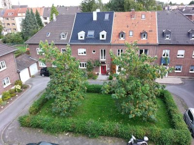 MG-Rheydt, gepflegte schöne, helle, 2ZKDB, 3. OG, gr. Südbalkon, ruhige Zentrallage