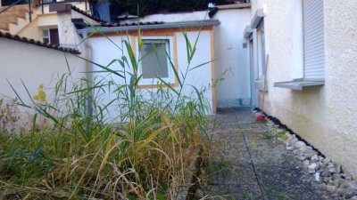 Kleine, abgeschiedene 1- Zimmerwohnung in Heidenheim mit großer Terrasse, Garten und Pavillon