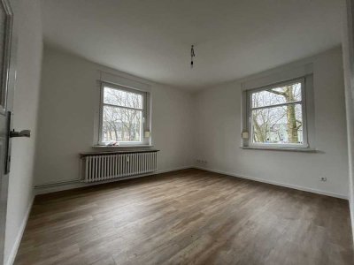 Schöne 3-Raum Wohnung im charmanten Altbau-Gebäude