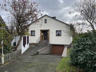 Ansprechendes Einfamilienhaus mit großem Garten und unverbaubarer Sicht