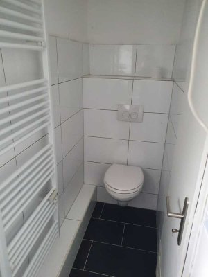 Günstige renovierte 2-Zimmer-Wohnung!!!