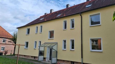 ***NEU renoviert-Wohnen in Super Lage  2 - Raum Wohnung mit Balkon! ***