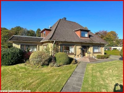 "Das Landleben genießen" - Raumwunder mit Garage und Gartenidyll