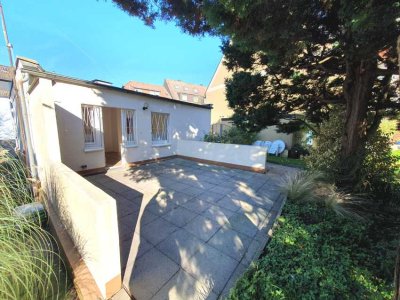 Bungalow mit großer Terrasse einschließlich Nebenräumen, NSP.