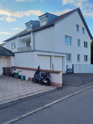 Sanierte, renovierte  helle, Freundliche 3-Zimmer-Wohnung in Straubing  Süd   mit Balkon