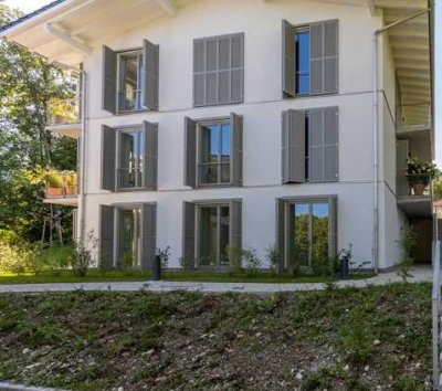 Stilvolle 4-Raum-Wohnung mit gehobener Innenausstattung mit Balkon in Bernried am Starnberger See