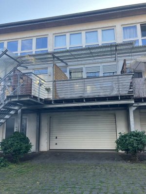 Helle, attraktive  Maisonette-Wohnung mit Balkon und Garage  in  kleiner Wohnanlage in Andernach