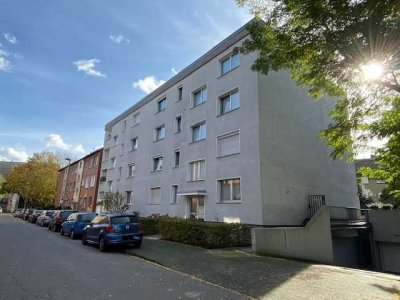 Hochwertige 2,5-Raum-Wohnung mit Einbauküche und edlem Bad