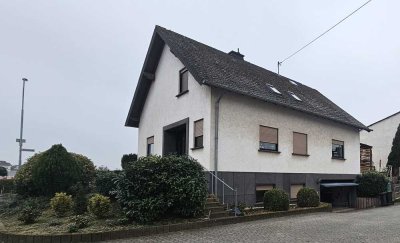 Freistehendes 5-Zimmer-Einfamilienhaus mit EBK in Kruft