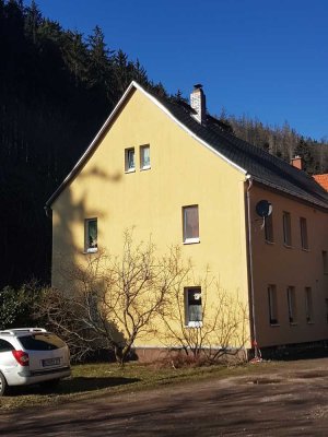 3-Zimmer-Wohnung mit Küche und Bad in Luisenthal