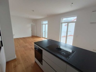 Stilvolle Neubau 2-Zimmerwohnung mit Küche und Balkon in München-Altperlach