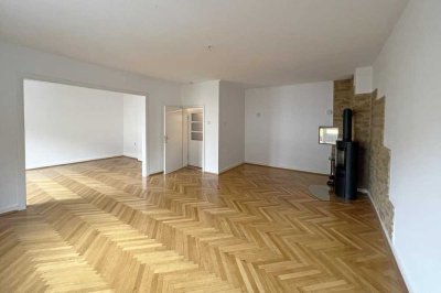 Kuschelig am Kaminofen! Wunderschöne 2½-R.-Whg. mit Dachterrasse & Stellplatz im Südviertel