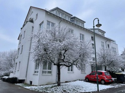 Top gepflegte 2 Zimmer Wohnung im 1. Obergeschoss auch für Selbstnutzer