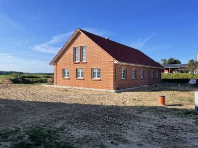 Neubau-Landhaus mit gehobener Innenausstattung