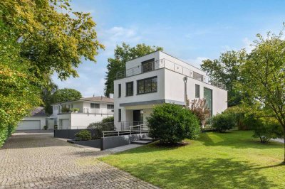 Exklusives Townhouse im Bauhausstil:                      Höchster Wohnkomfort in Toplage