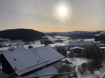 Stilvolles Split-Level-Haus mit Berg- und Seeblick im naturfreundlichen Wiggensbach im Oberallgäu