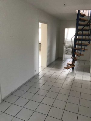 4-Zimmer-Wohnung, 2 Etagen mit Balkon in Herdecke