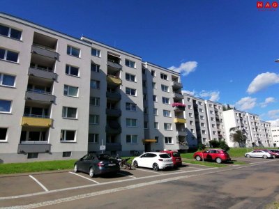 Erstbezug nach Sanierung! 4 Zimmer-Familienwohnung inkl. Loggia in sonniger Siedlungslage!