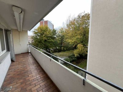 3 Zimmer Wohnung mit Balkon