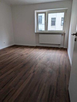 TOP Sanierte 2 Zimmer Wohnung mit großer Wohnküche in Wuppertal - Elberfeld