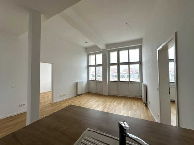 Hohe Decken und ein großer Balkon (25m²)