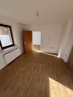 Freies 2-Zimmer-Apartment in Regensburg-Gewerbepark