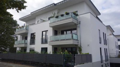 Neuwertige 3-Zimmer-Wohnung mit Balkon und Einbauküche in Niederkassel Rheidt