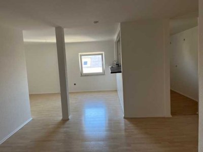 Dachgeschoßwohnung! 3 ZKB mit 75 qm, Bodenheim