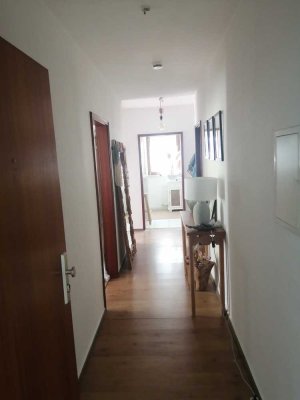 Freundliche 2- Raum Wohnung mit Balkon in Wiesbaden Rambach