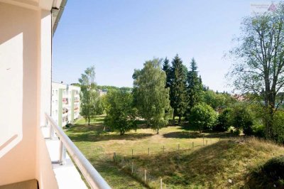 Lebensqualität in Klingenberg - 2-Raum-Wohnung mit Balkon, Dusche und Badewanne