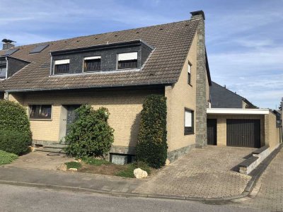 Attraktives Haus auf sonnigem Eckgrundstück in Jüchen