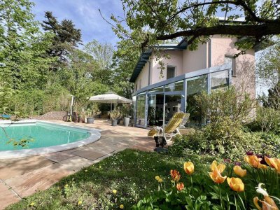 Wohnen der Extraklasse - Ideal für die ganze Familie - Luxuriöses Domizil mit Pool &amp; traumhaftem Garten in Mödling