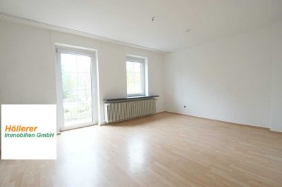 Attraktive 2-Zimmer Altbau-Etage, mit Balkon, neuem Bad und PKW-Stellplatz