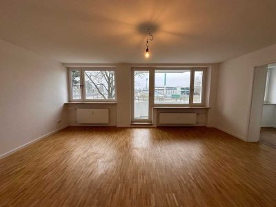 Helle, moderne 1-Zimmer-Wohnung mit Balkon in Rohnhof zu vermieten