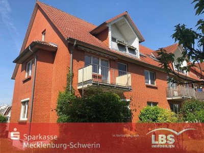 Schöne helle Wohnung mit Balkon und Stellplatz