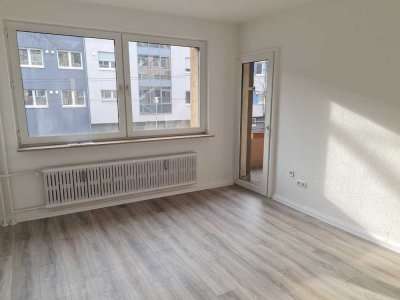 Sanierte 3-Zimmer-Wohnung mit Balkon zu vermieten!