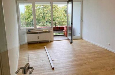 Moderne 2,5-Zimmer-Wohnung mit Balkon und Stellplatz in Wiesbaden-Nordenstadt