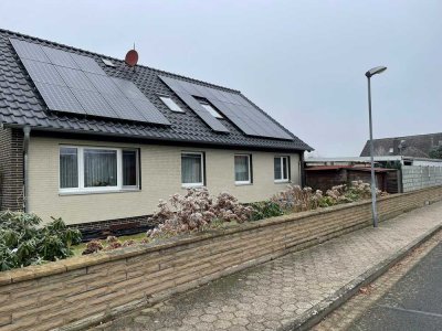 Einfamilienhaus mit Einliegerwohnung und Möglichkeit zur Gewerbenutzung in Nienhagen