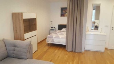 Schöne, geräumige möblierte ein Zimmer Wohnung in Berlin, Buckow (Neukölln)